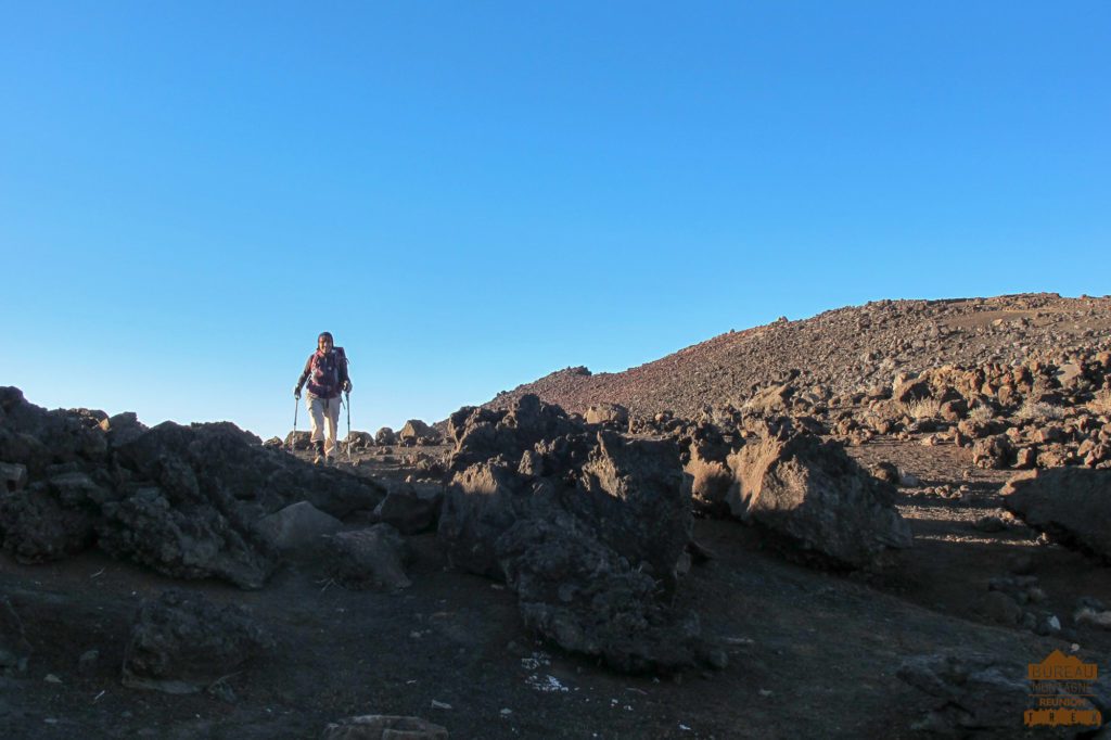 randonneur ausommet du Piton des Neiges