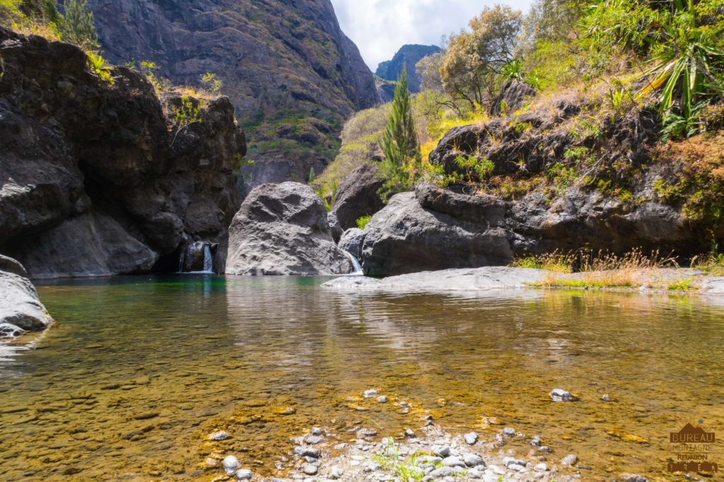 Mafate rivière bassin la Roche Ancrée