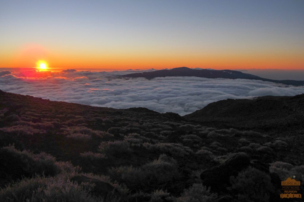 randonnée réunion trek agence GRR2 diagonale traversée lever soleil piton neiges