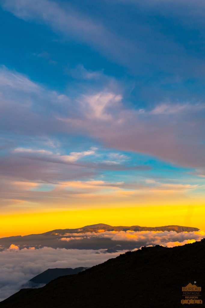 randonnée réunion trek agence GRR2 diagonale traversée coucher soleil piton neiges