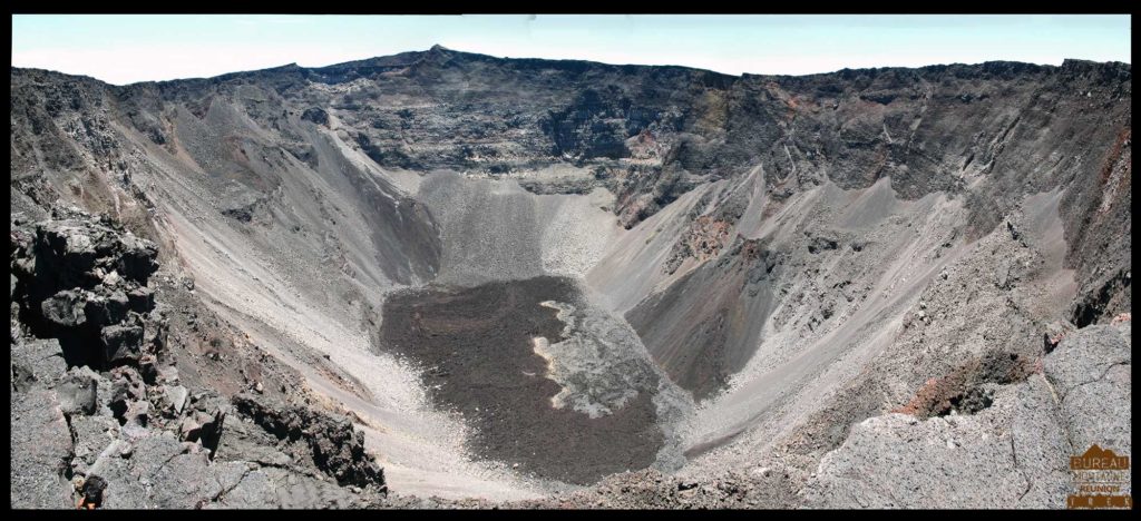 Piton de la Fournaise, cratère Dolomieu.