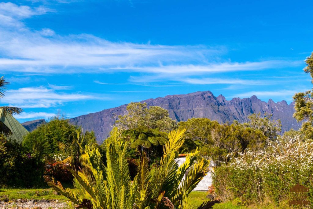 Le piton des Neiges depuis le gite de Bélouve trek guide 974