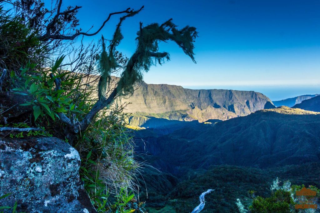 Le haut Mafate au petit matin grand place maido piton cazlumet réunion rando trek