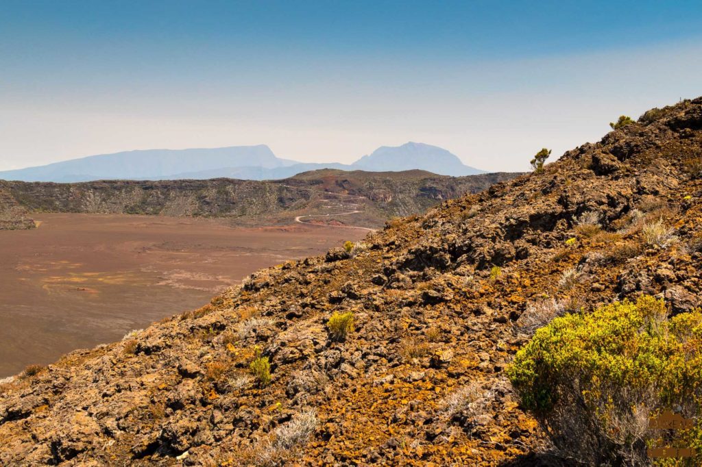 Le Pas des Sables depuis le Piton Chisny piton des neige plaine des sbles réunion fournaise 974 trek