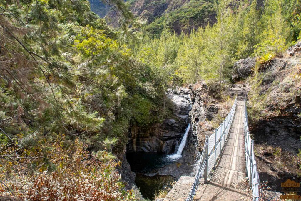 passerelle etheve mafate riviere