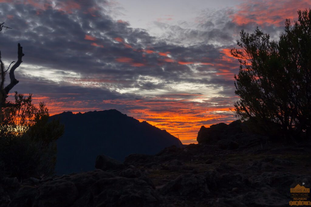 randonnée maïdo repas créole lever de soleil guide la réunion